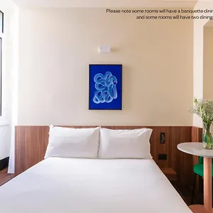 Caprice Hotel